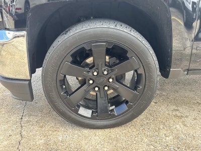 2017 Chevrolet Silverado 1500 2WD Crew Cab 143.5 LT w/1LT