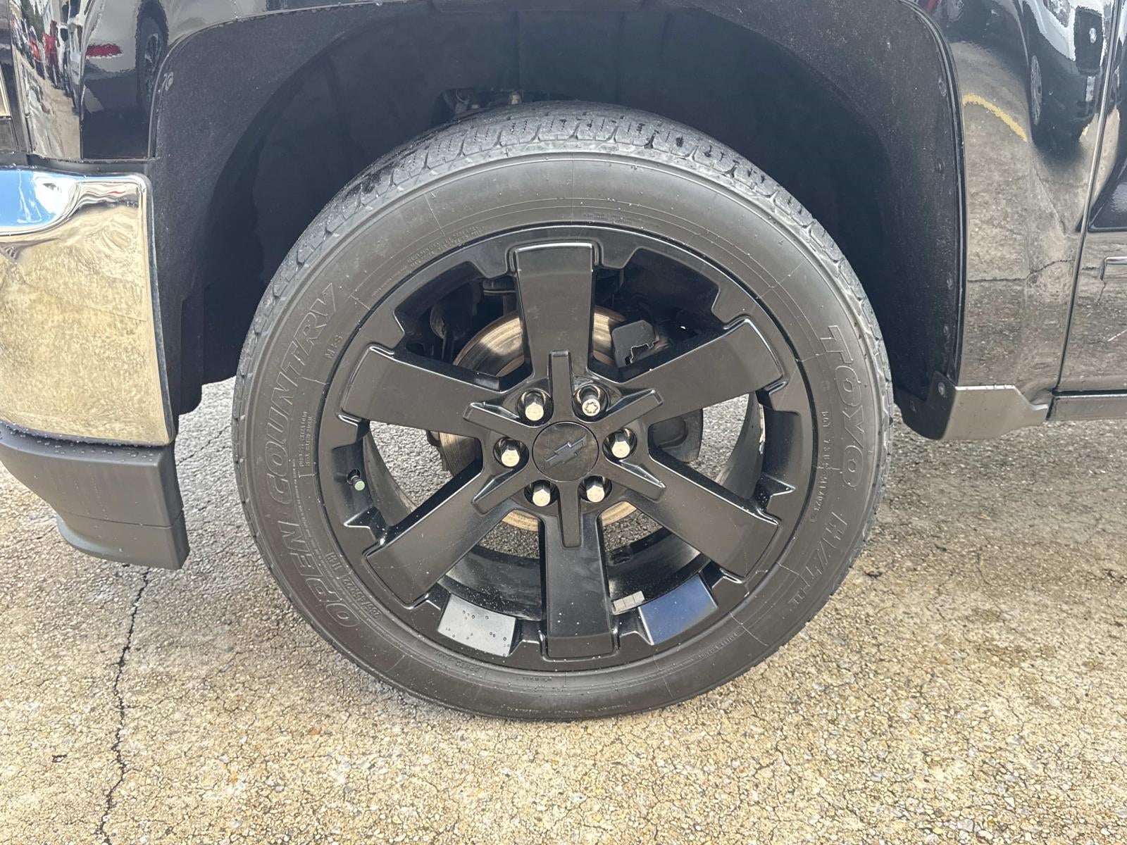 2017 Chevrolet Silverado 1500 2WD Crew Cab 143.5 LT w/1LT