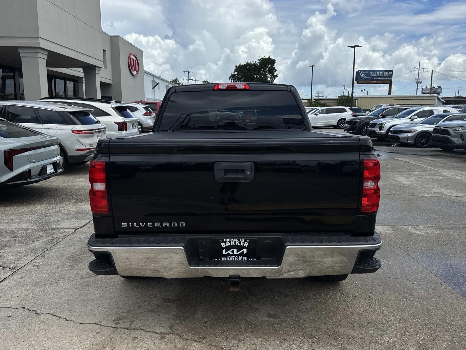 2017 Chevrolet Silverado 1500 2WD Crew Cab 143.5 LT w/1LT