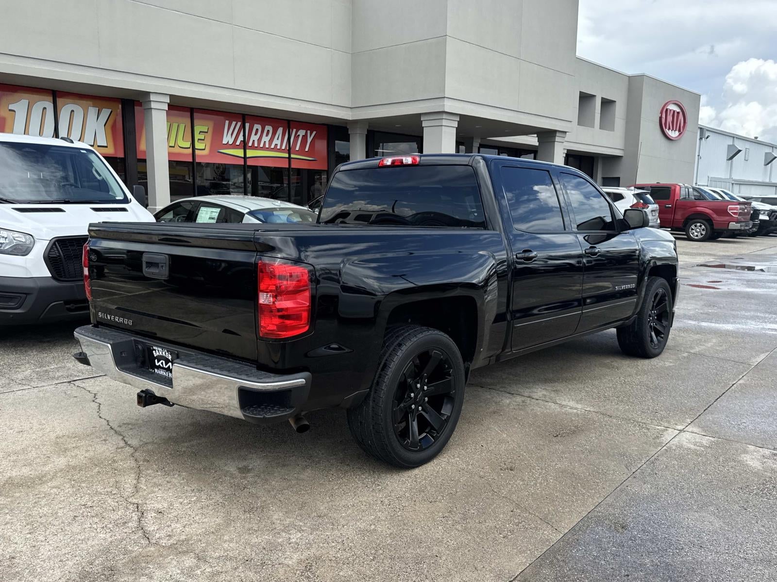 2017 Chevrolet Silverado 1500 2WD Crew Cab 143.5 LT w/1LT