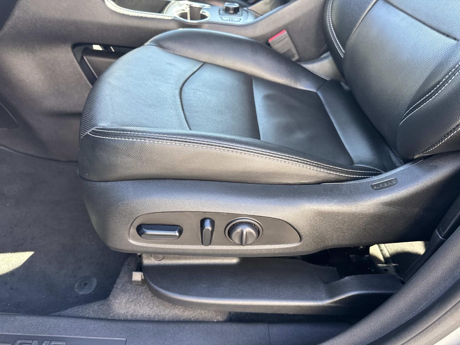 2023 GMC Terrain FWD 4dr SLT