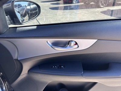 2022 Kia Forte LXS IVT