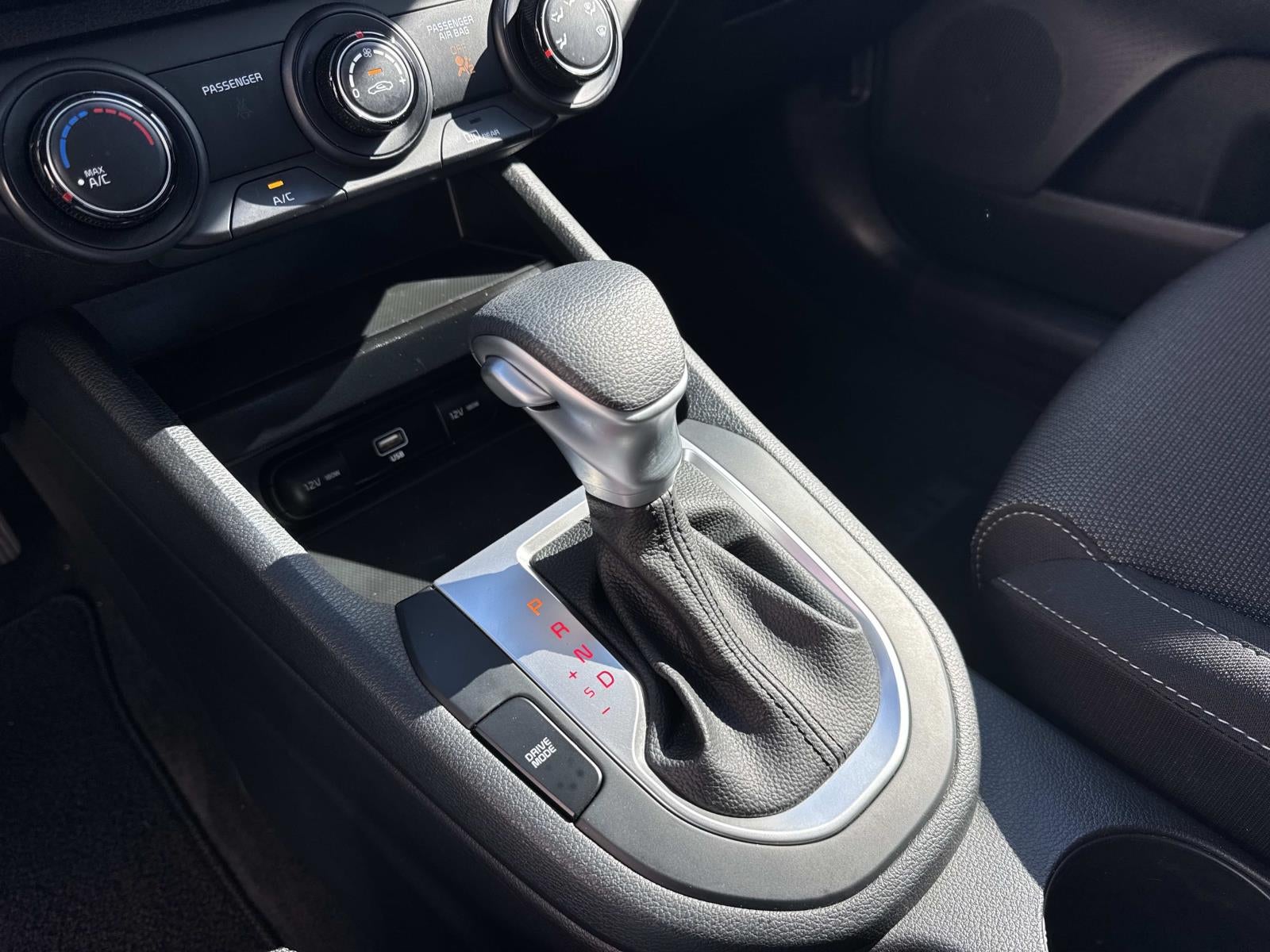 2022 Kia Forte LXS IVT