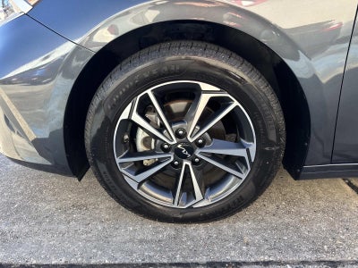 2022 Kia Forte LXS IVT