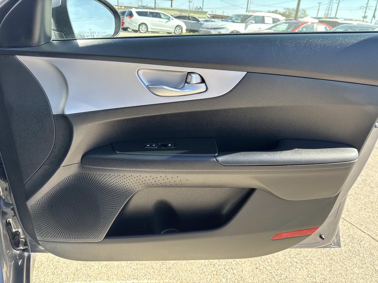 2024 Kia Forte LXS IVT