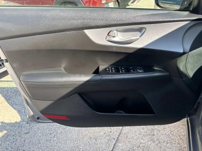 2024 Kia Forte LXS IVT