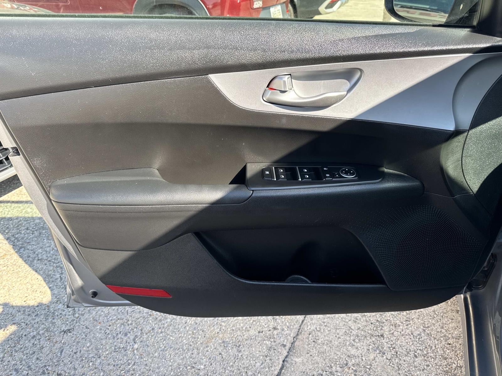 2024 Kia Forte LXS IVT