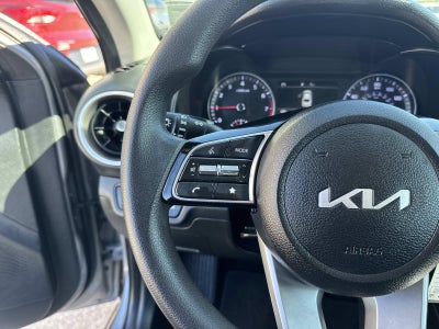 2024 Kia Forte LXS IVT