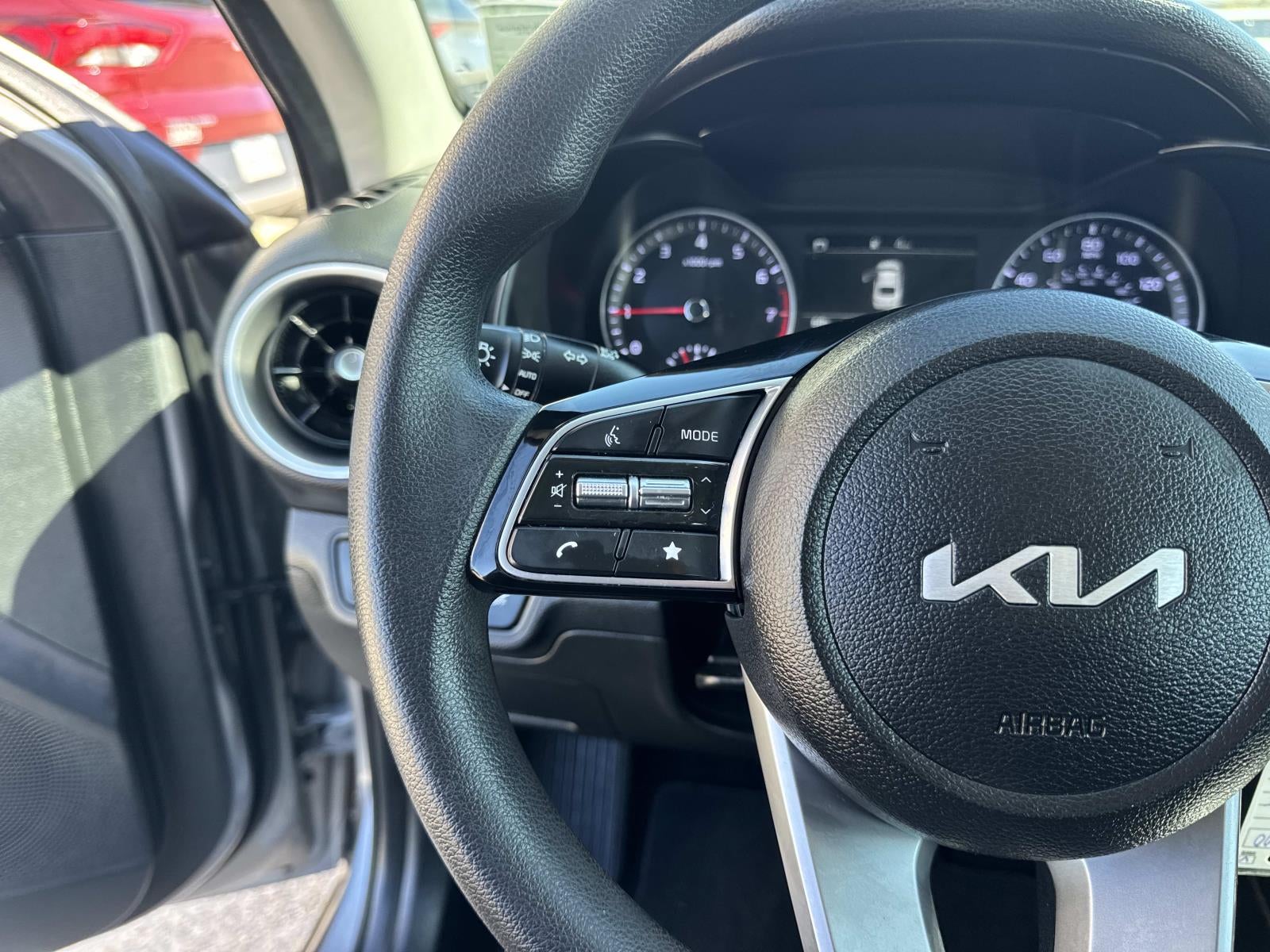 2024 Kia Forte LXS IVT
