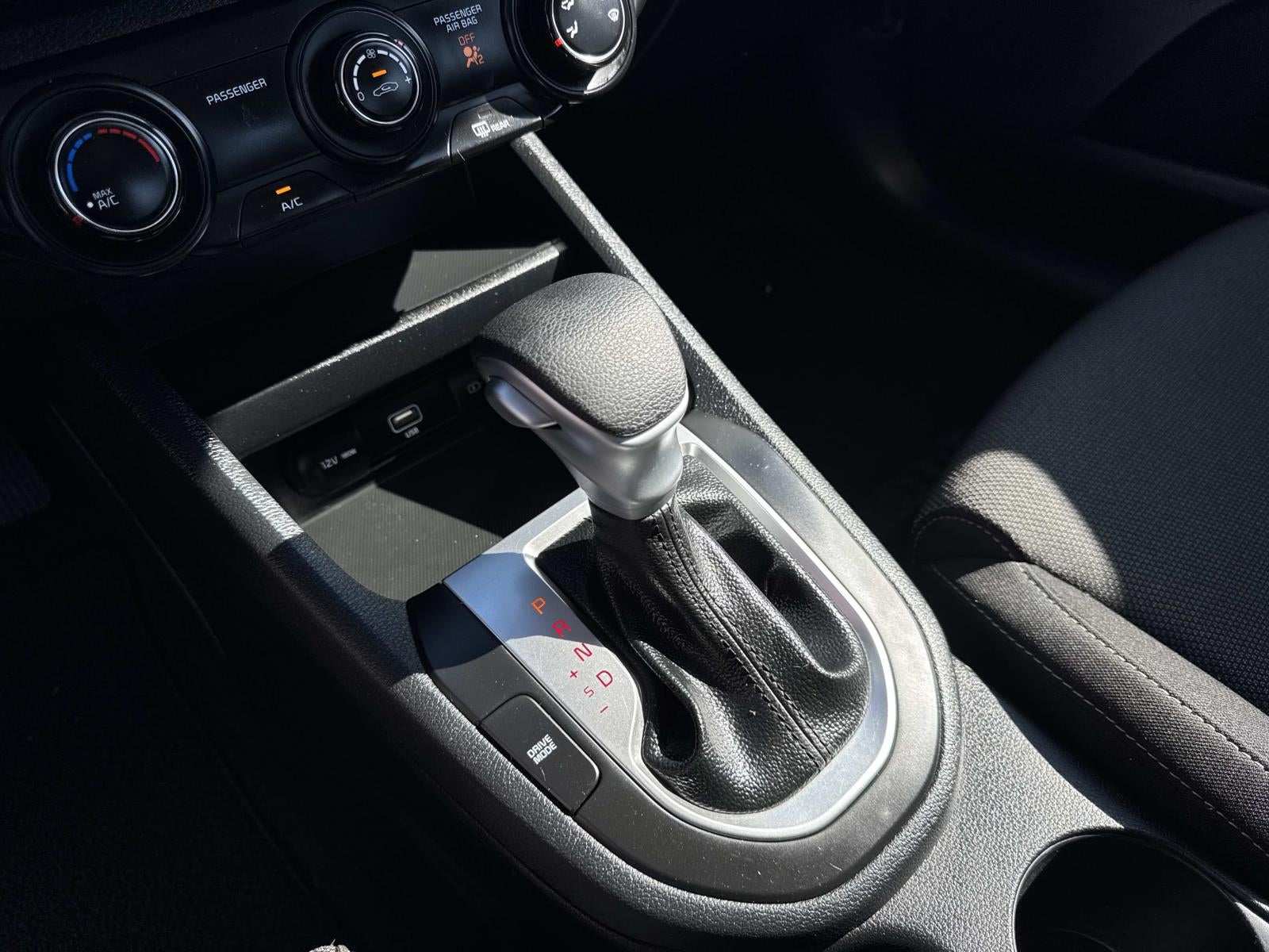 2024 Kia Forte LXS IVT