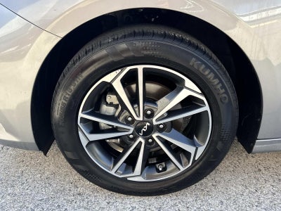 2024 Kia Forte LXS IVT