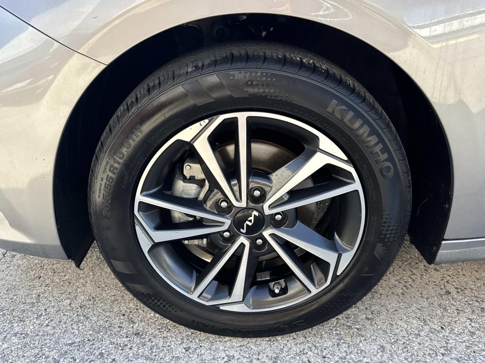 2024 Kia Forte LXS IVT