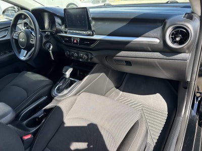 2023 Kia Forte LXS IVT