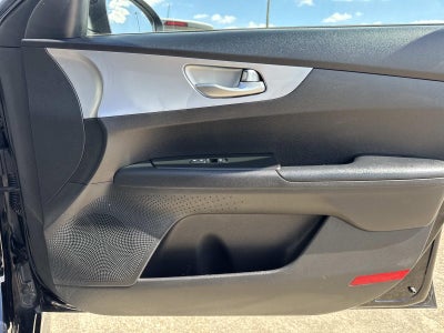 2023 Kia Forte LXS IVT