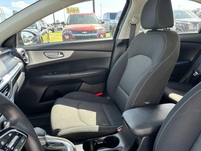 2023 Kia Forte LXS IVT