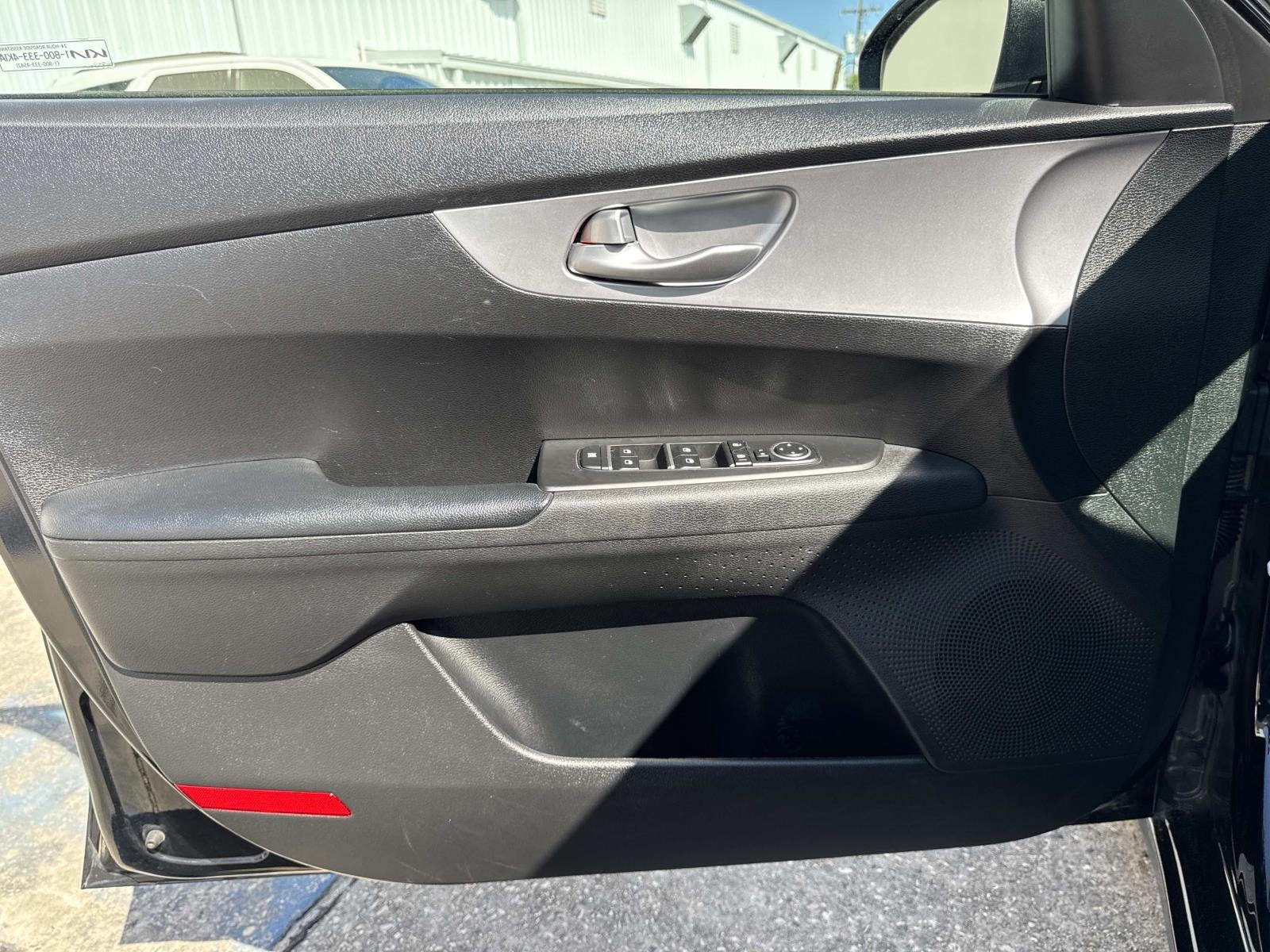 2023 Kia Forte LXS IVT