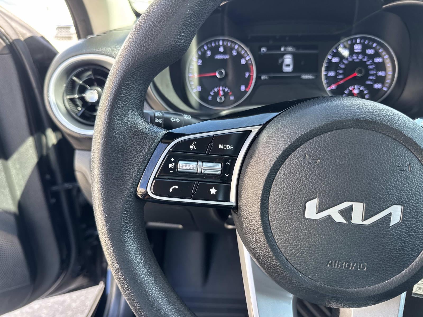 2023 Kia Forte LXS IVT