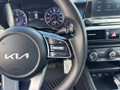 2023 Kia Forte LXS IVT