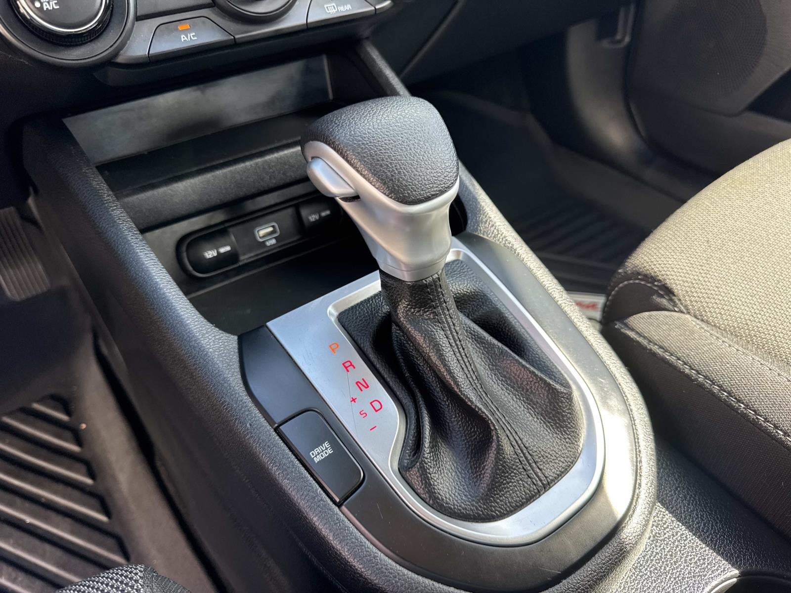 2023 Kia Forte LXS IVT