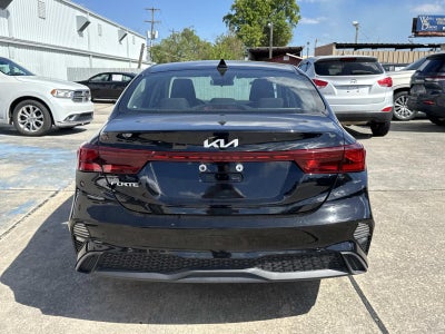 2023 Kia Forte LXS IVT