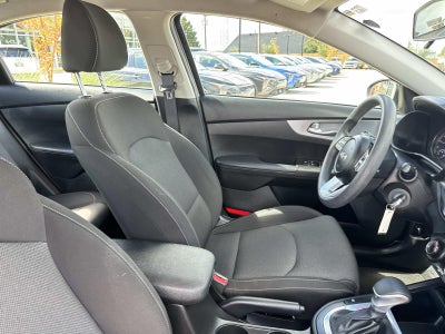 2023 Kia Forte LXS IVT