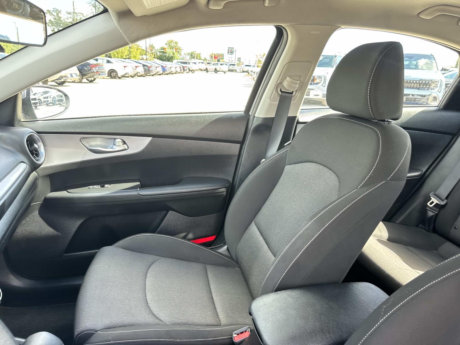 2023 Kia Forte LXS IVT