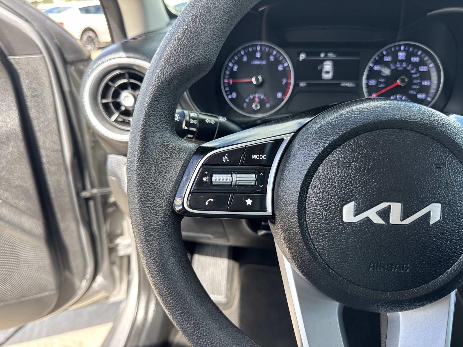 2023 Kia Forte LXS IVT