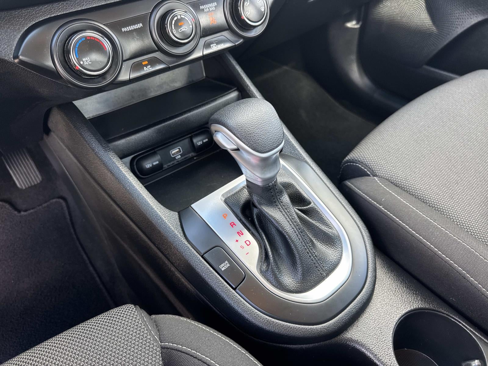 2023 Kia Forte LXS IVT