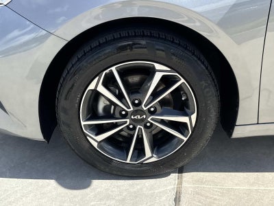 2023 Kia Forte LXS IVT