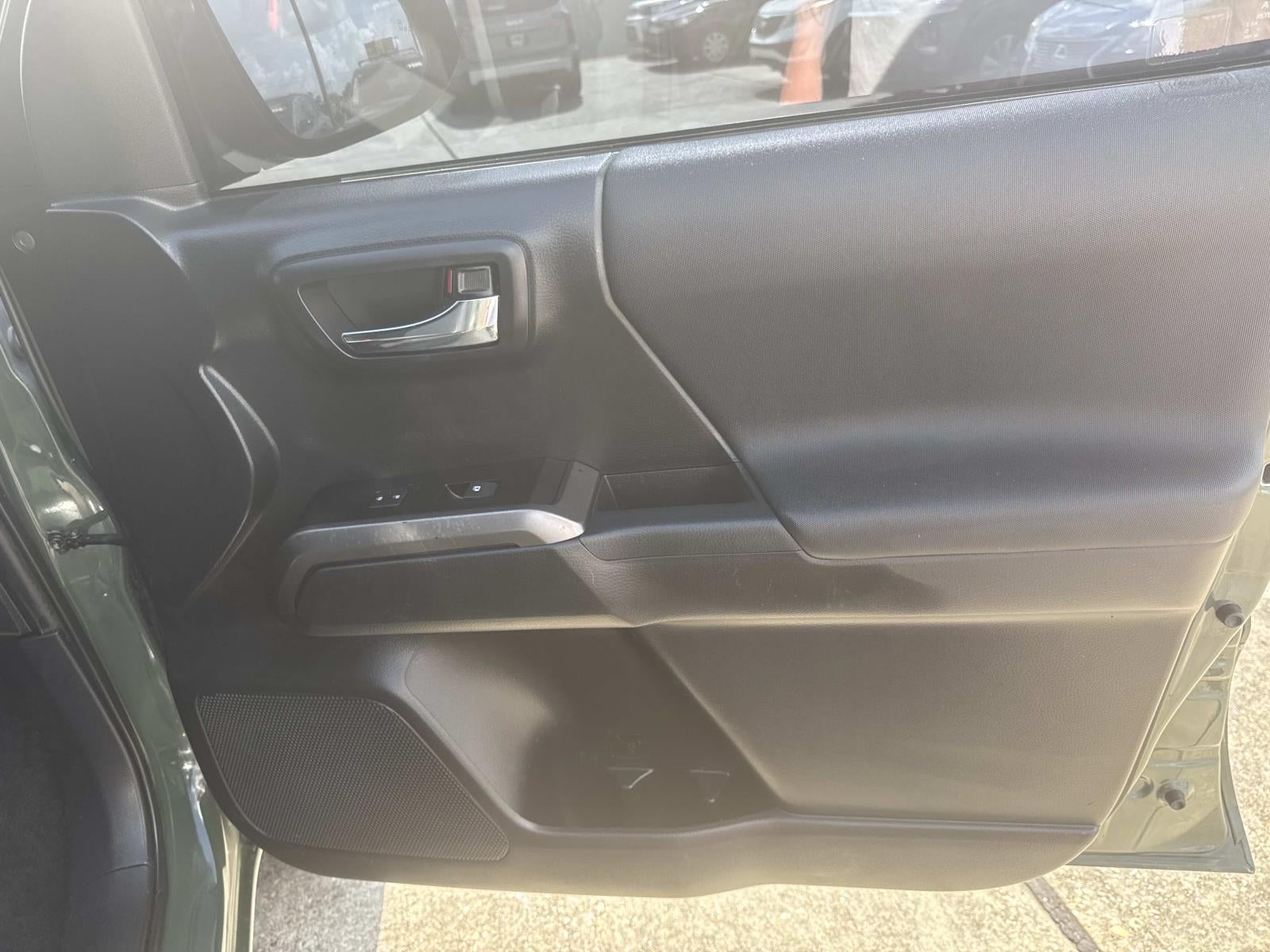 2021 Toyota Tacoma 2WD SR5 Double Cab 5' Bed V6 AT (Natl)