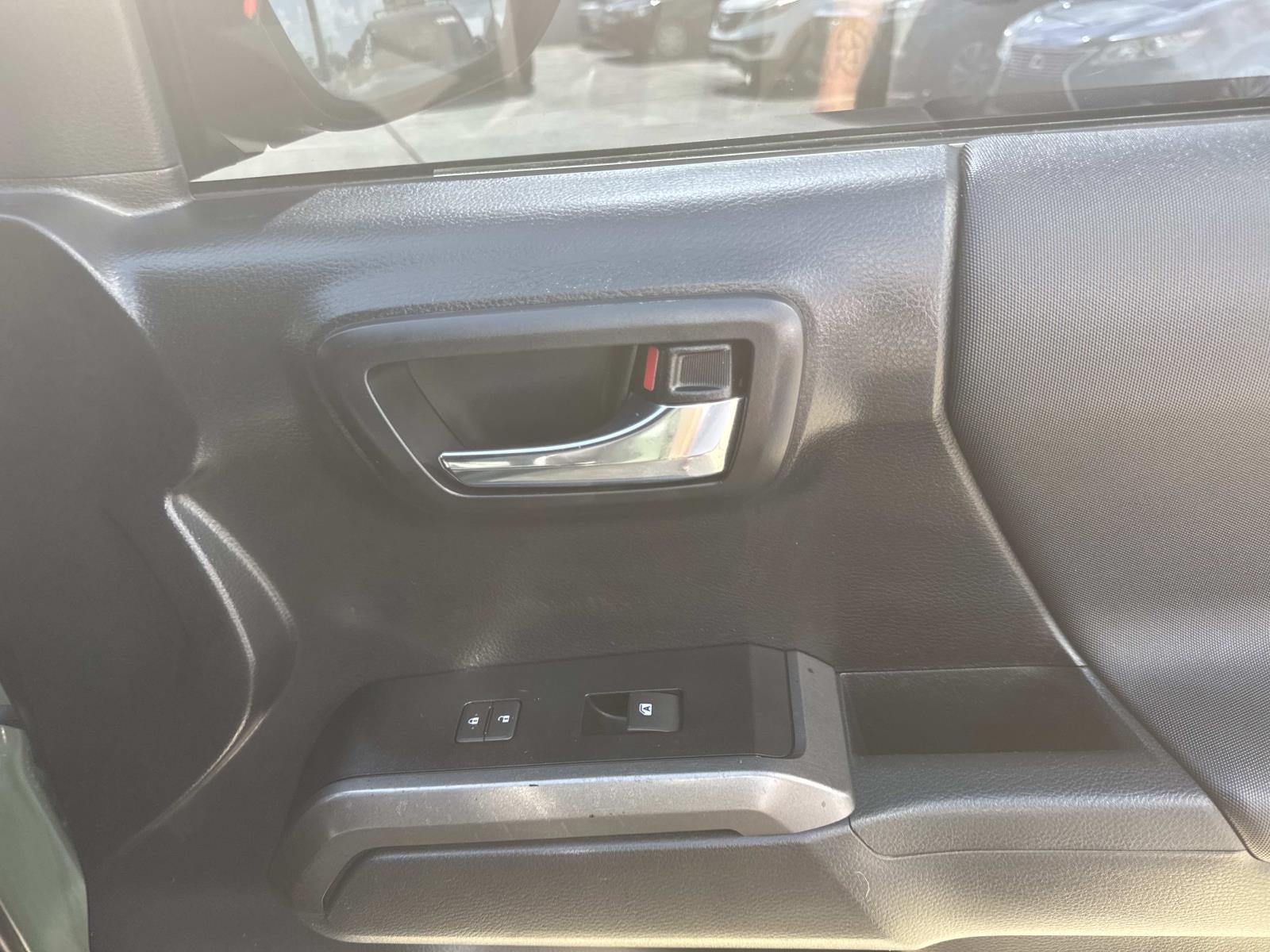 2021 Toyota Tacoma 2WD SR5 Double Cab 5' Bed V6 AT (Natl)