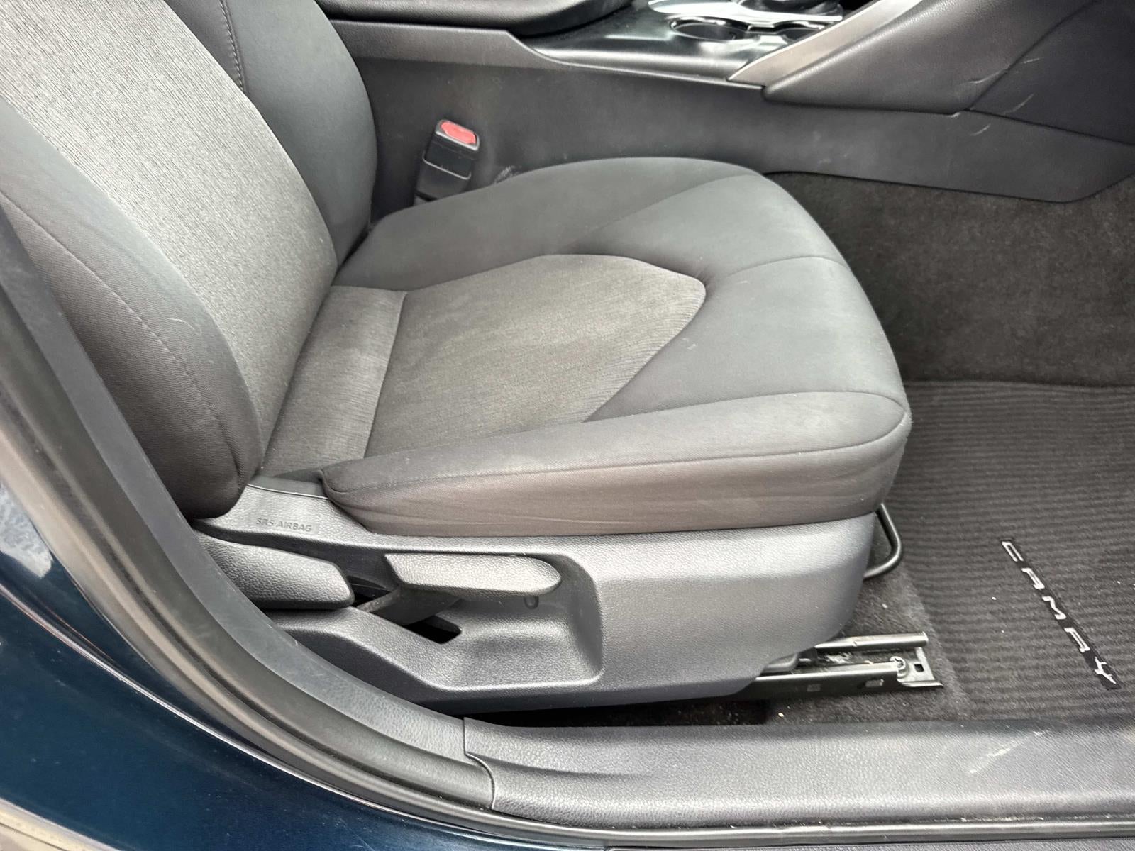 2019 Toyota Camry LE Auto (Natl)