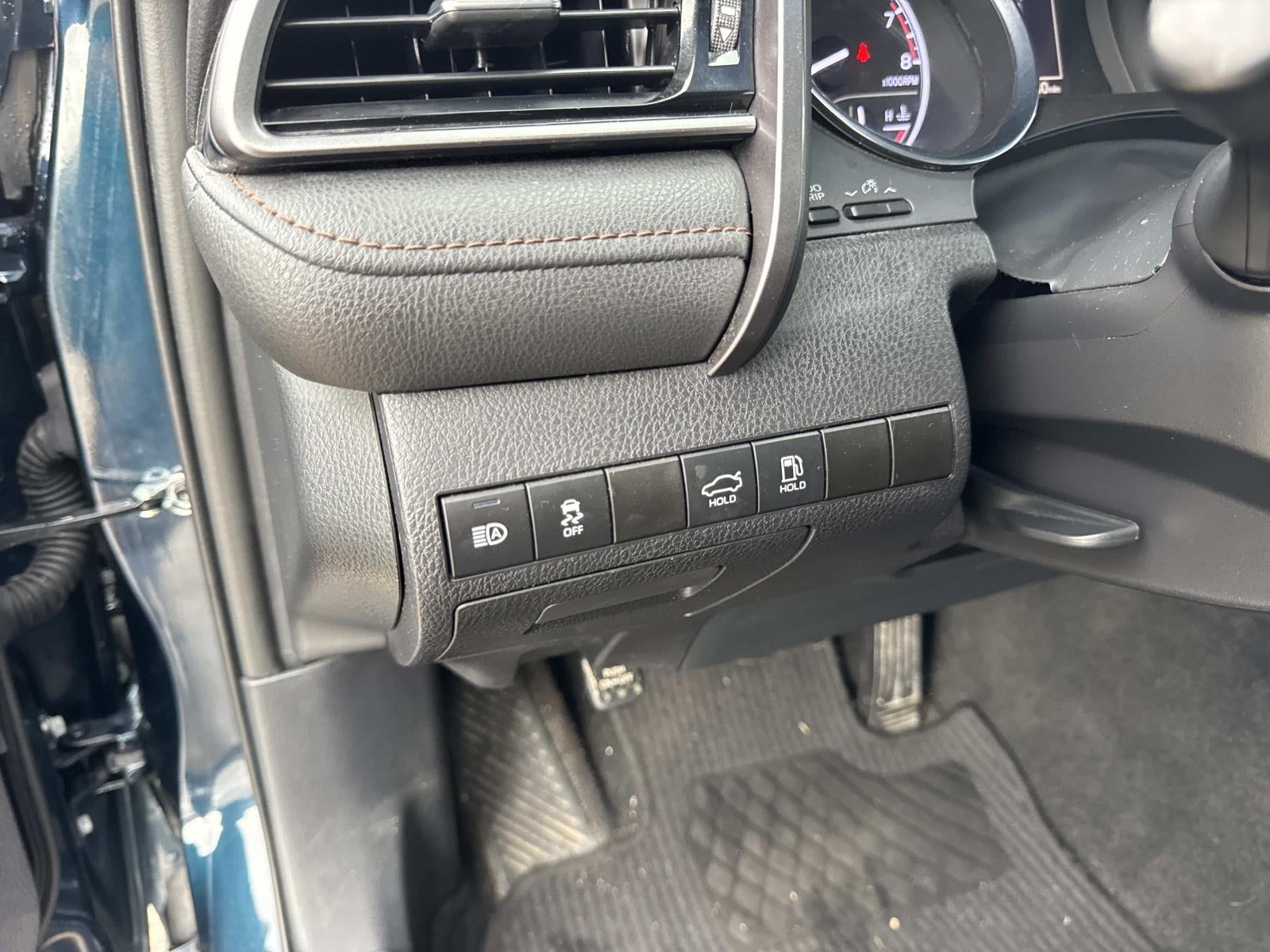 2019 Toyota Camry LE Auto (Natl)