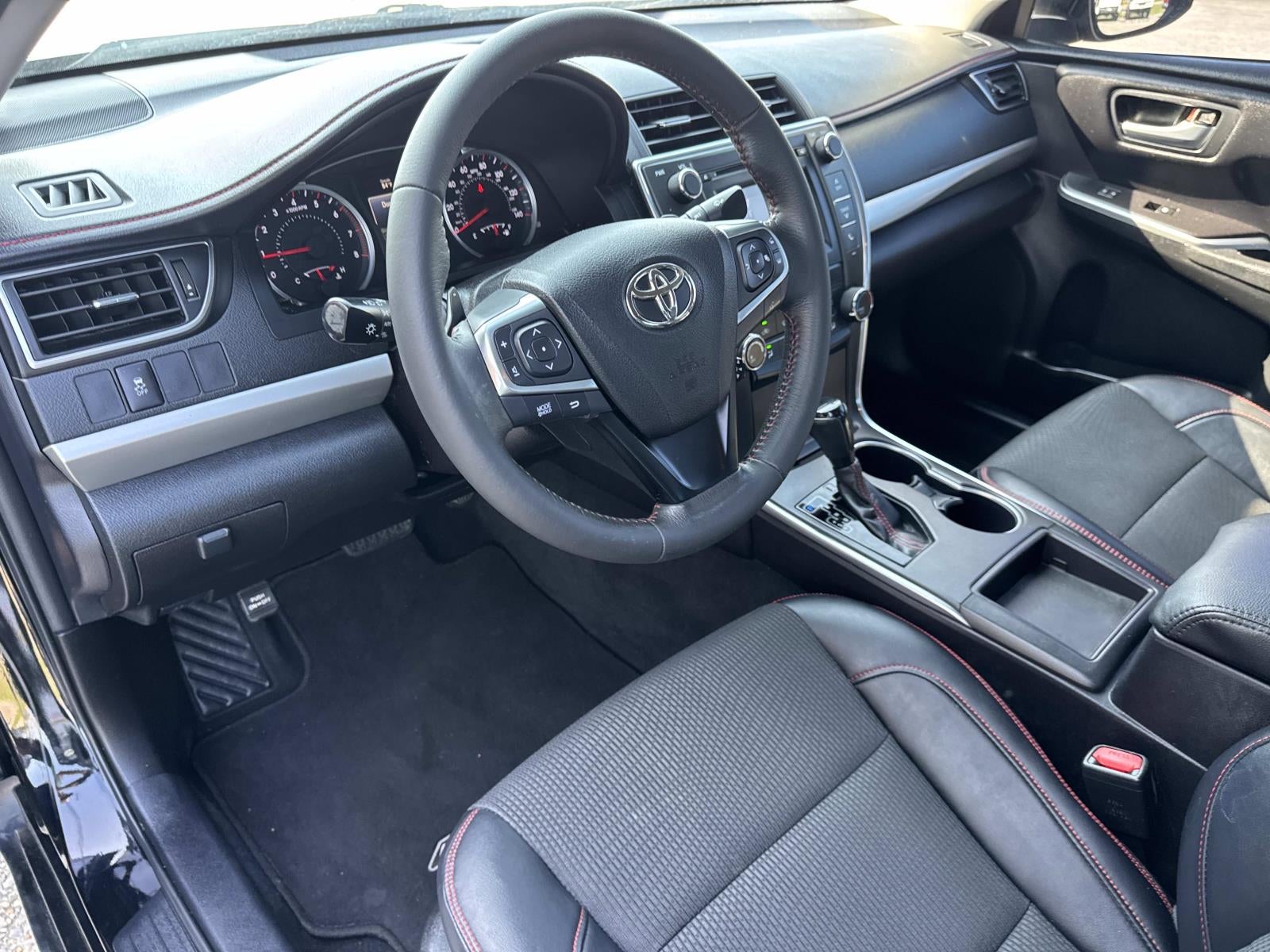2017 Toyota Camry SE Auto (Natl)