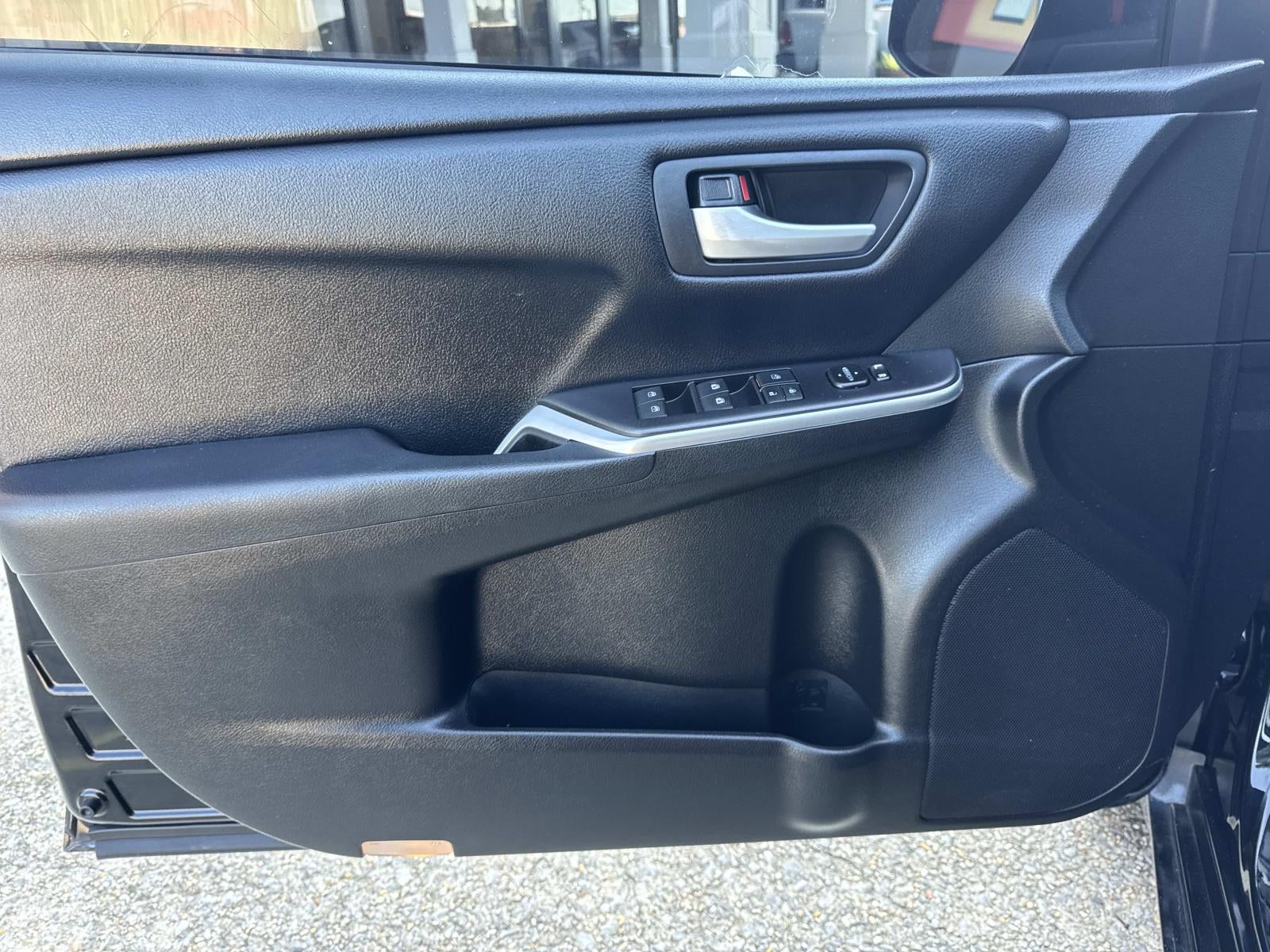 2017 Toyota Camry SE Auto (Natl)