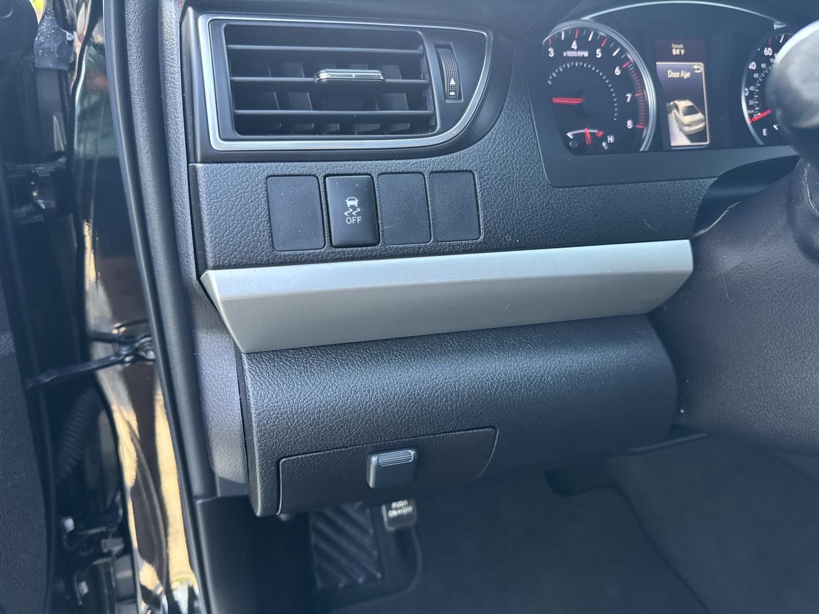 2017 Toyota Camry SE Auto (Natl)