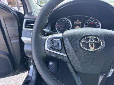 2017 Toyota Camry SE Auto (Natl)