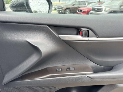 2024 Toyota Camry SE Auto (Natl)