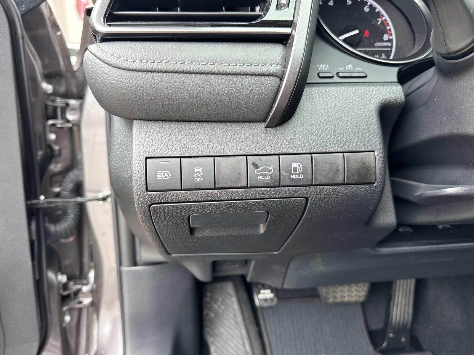 2024 Toyota Camry SE Auto (Natl)