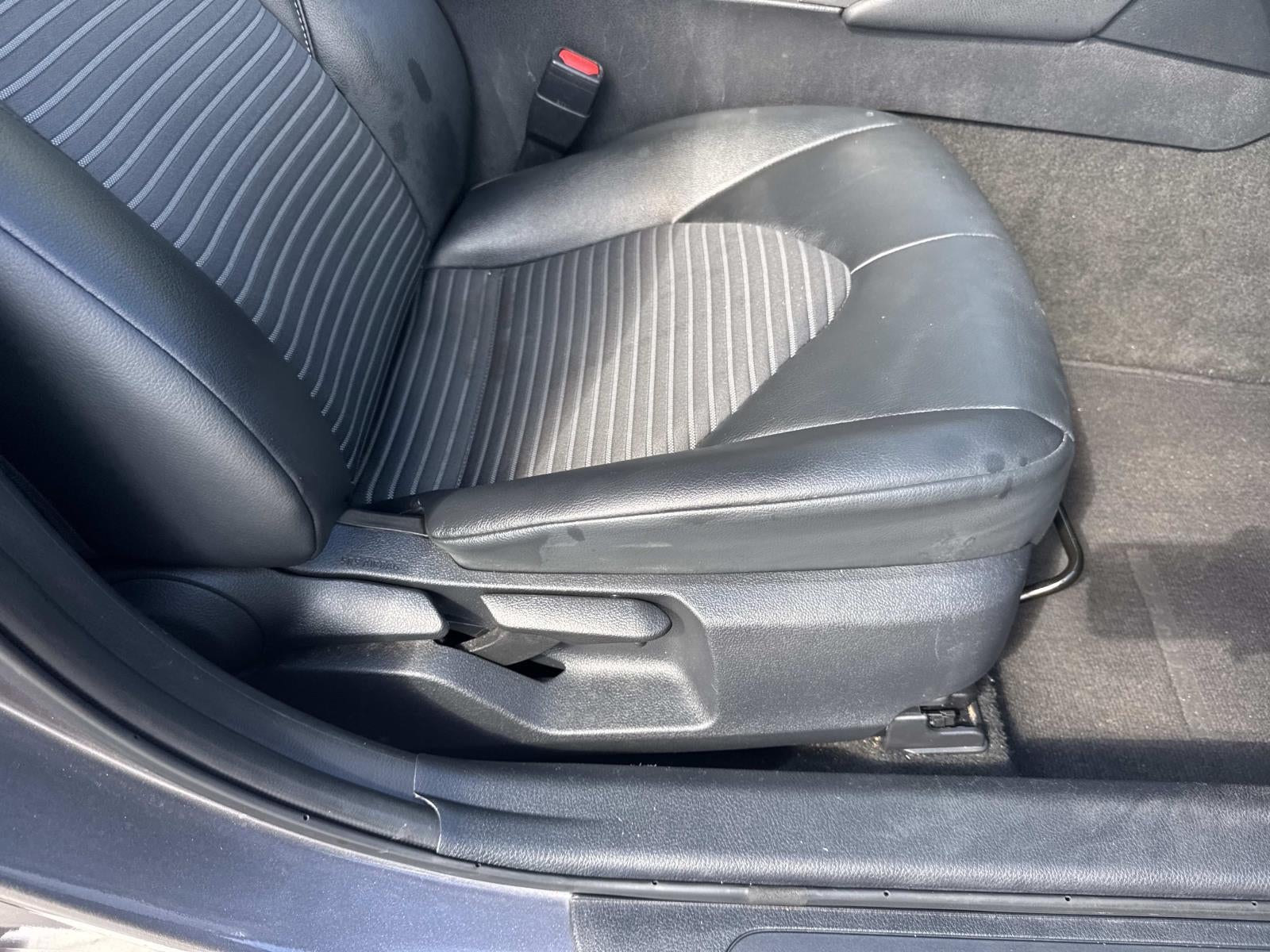 2023 Toyota Camry SE Auto (Natl)