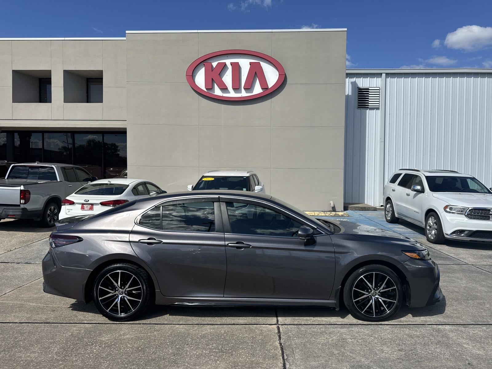 2023 Toyota Camry SE Auto (Natl)