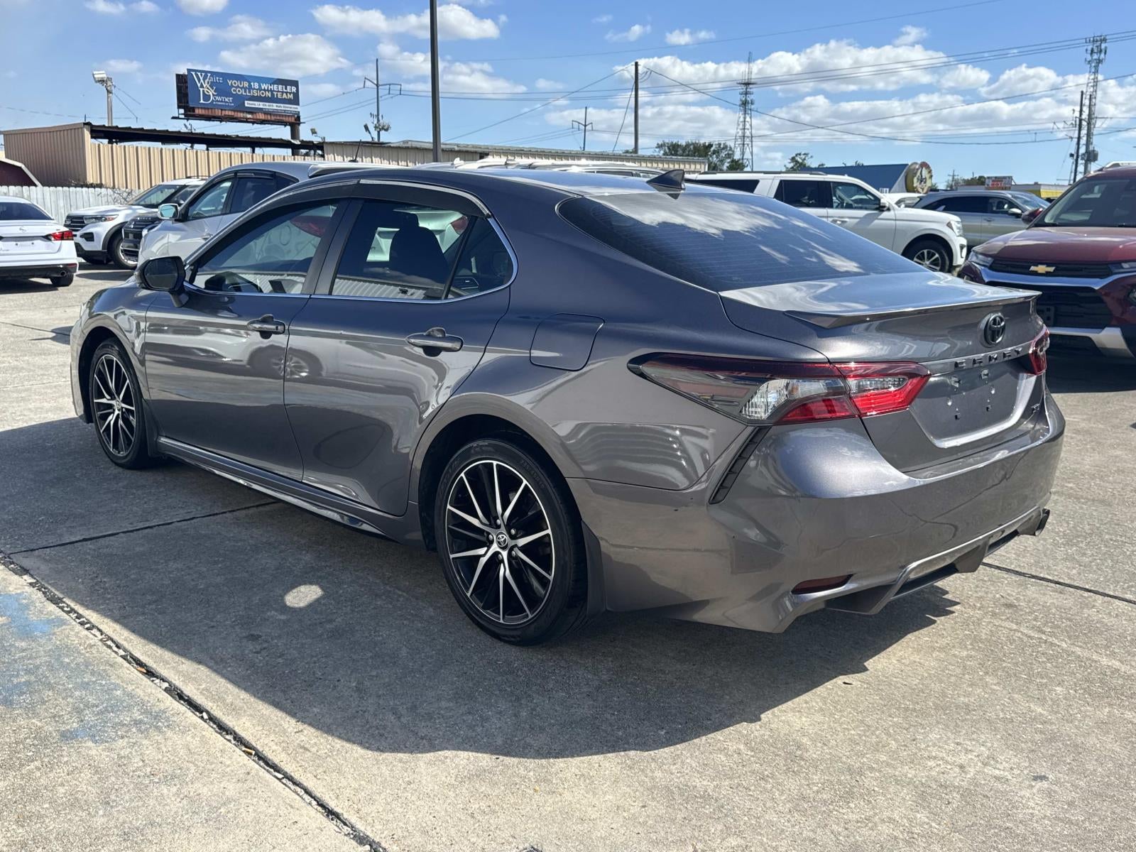 2023 Toyota Camry SE Auto (Natl)