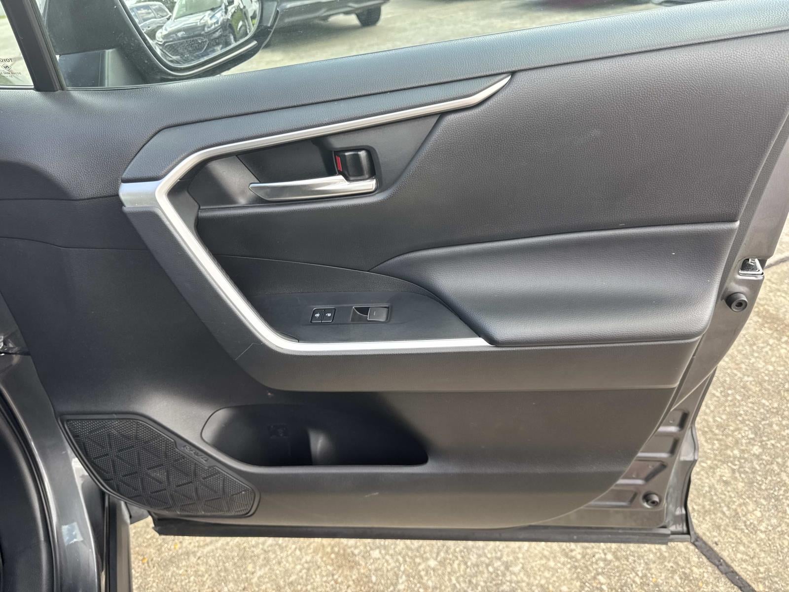 2022 Toyota RAV4 Hybrid XLE AWD (Natl)