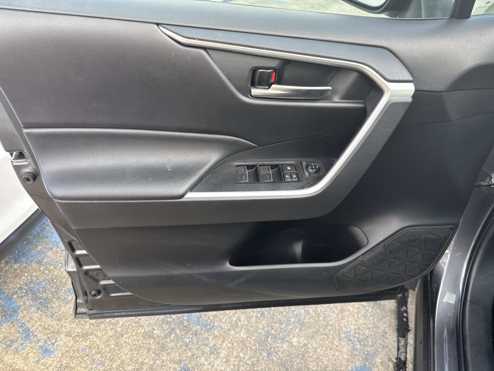 2022 Toyota RAV4 Hybrid XLE AWD (Natl)