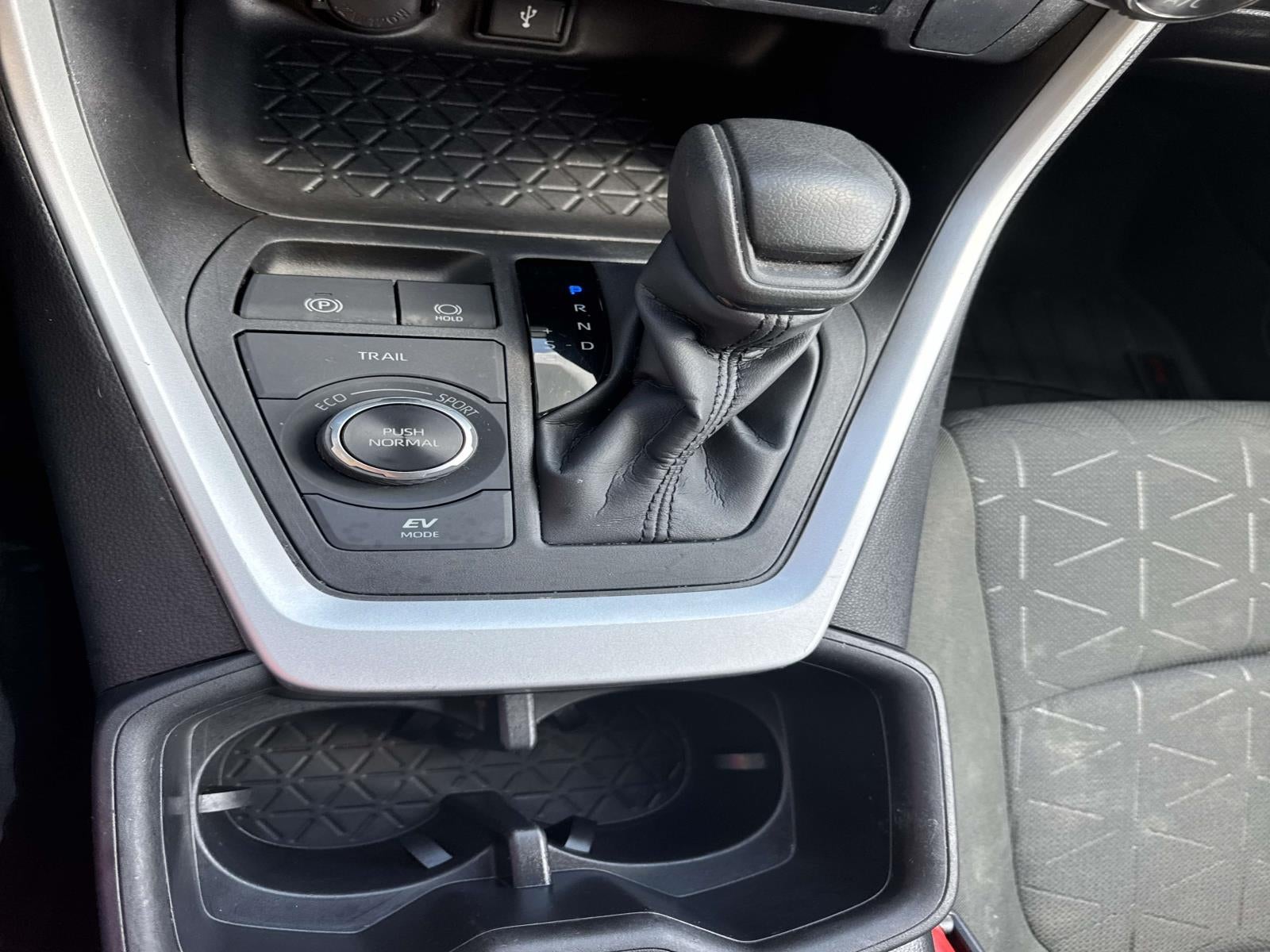 2022 Toyota RAV4 Hybrid XLE AWD (Natl)