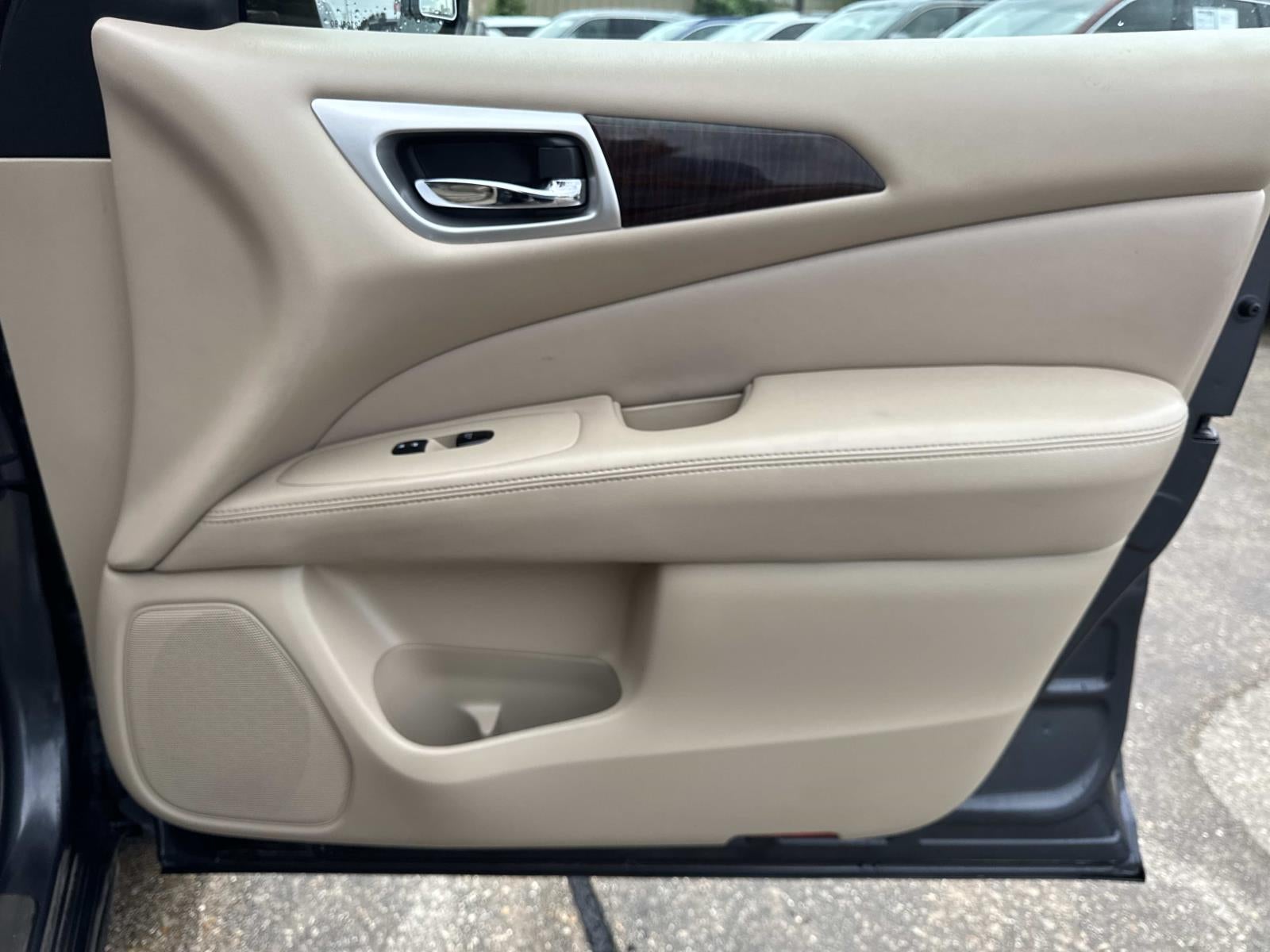 2014 Nissan Pathfinder 2WD 4dr Platinum