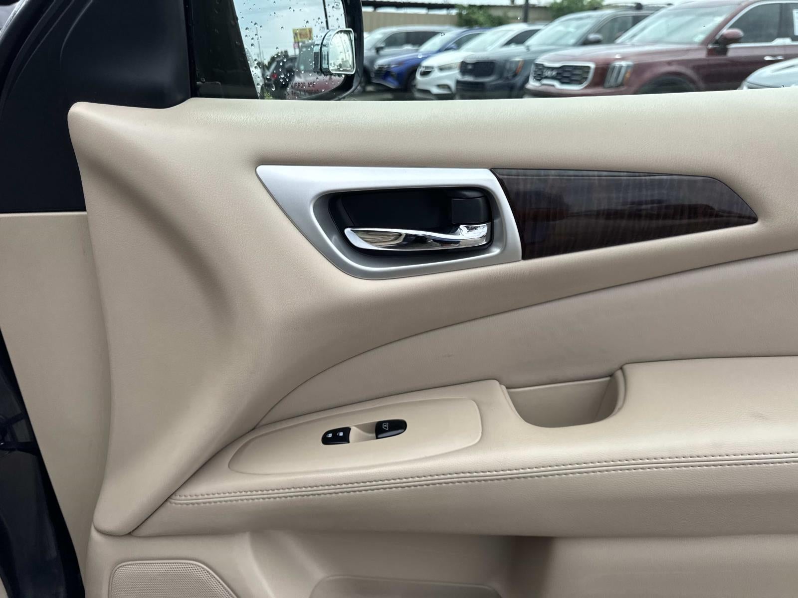 2014 Nissan Pathfinder 2WD 4dr Platinum