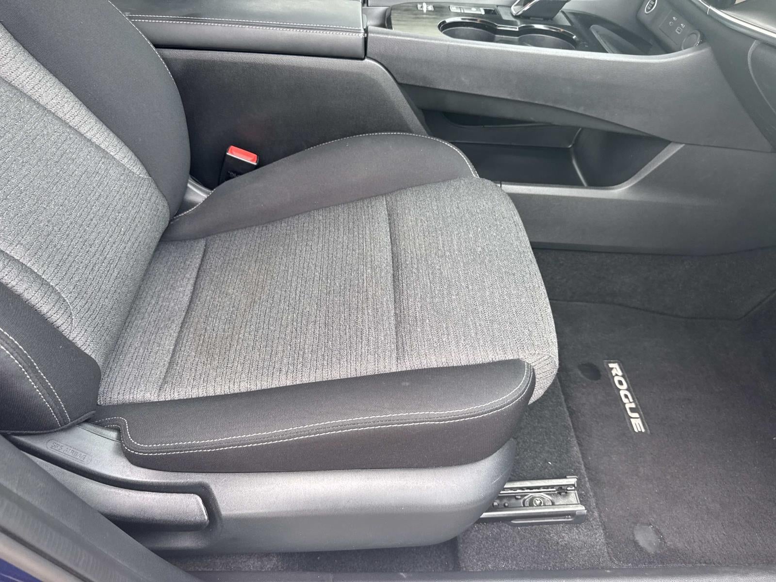 2022 Nissan Rogue FWD SV