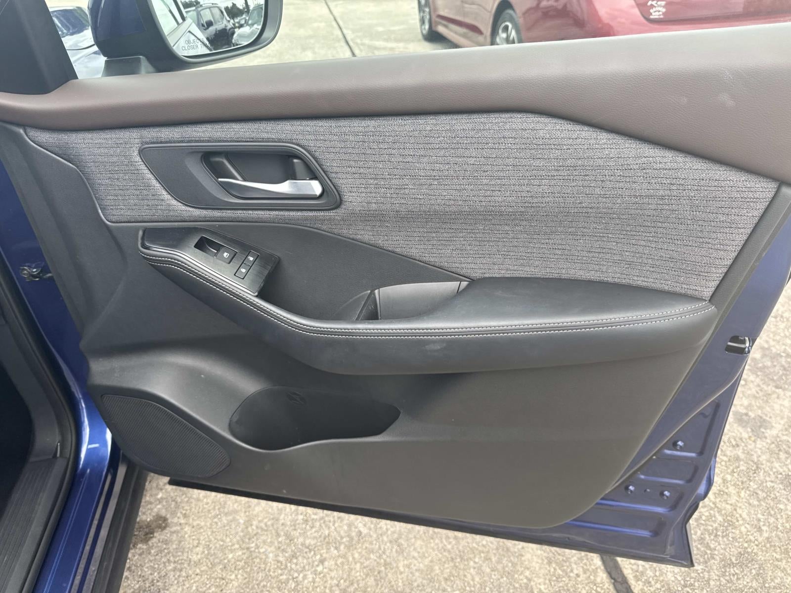 2022 Nissan Rogue FWD SV