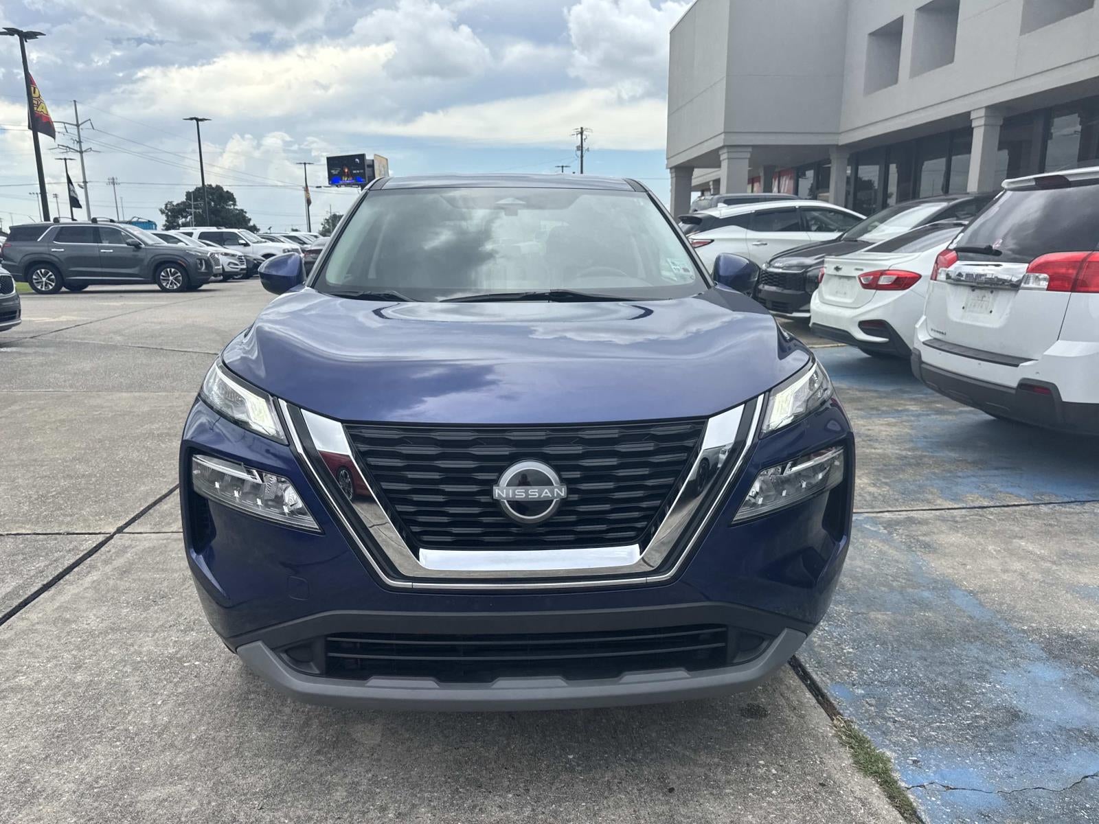 2022 Nissan Rogue FWD SV